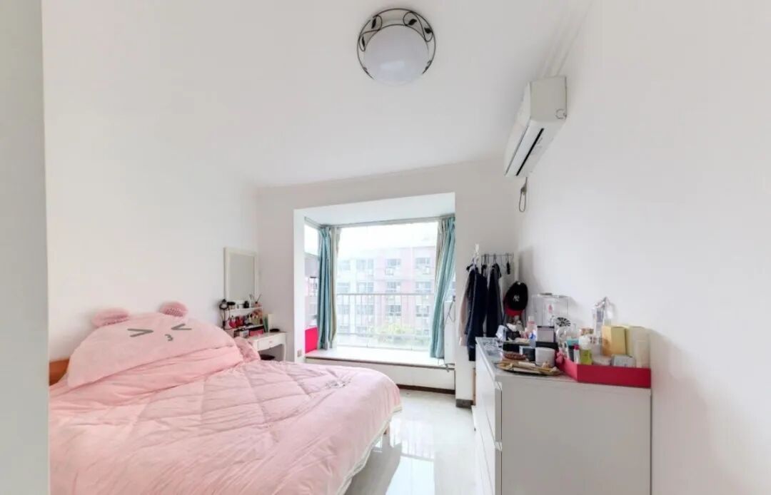 天河北总价700万 | 伊顿18，76平两房，少有放盘、业主急售！