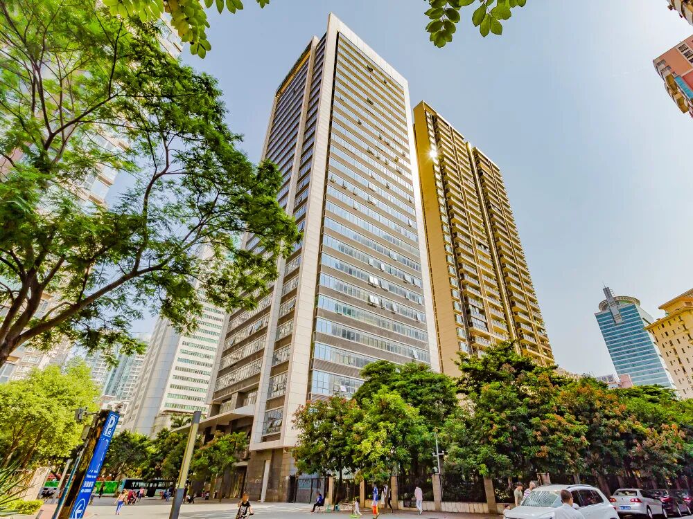 广州天河北二手房在售，保利中宇广场大两房，1300万！