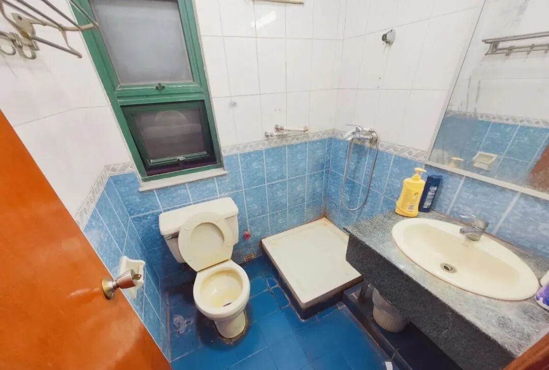 天河北二手房出售，金海花园，105平方，705万！