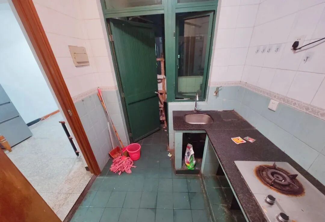 天河北二手房出售，金海花园，105平方，705万！