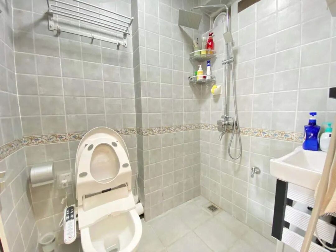 天河北总价895万 | 国光小区，130平三房，大四房改三房，诚心出售！