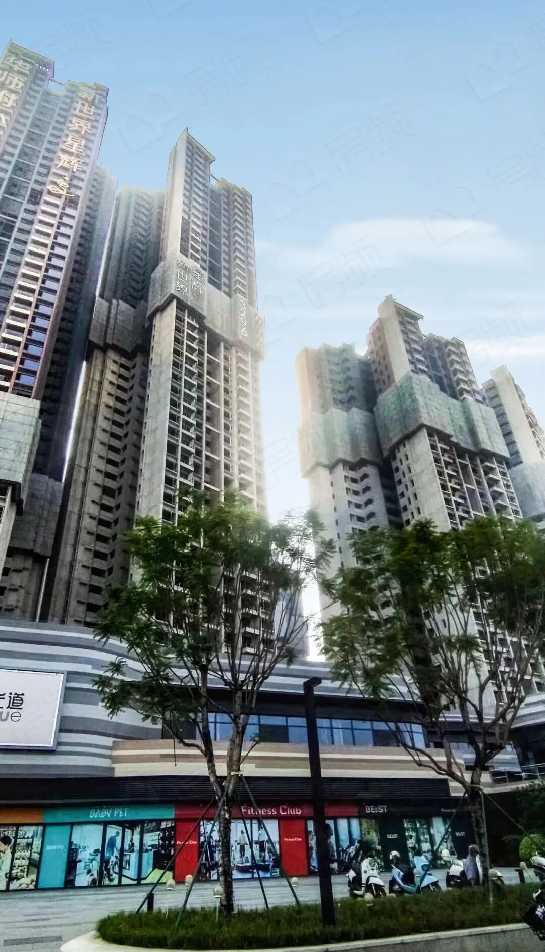 同板块有盘降到1.2万/㎡，价差1万的新世界，陷入泥潭？