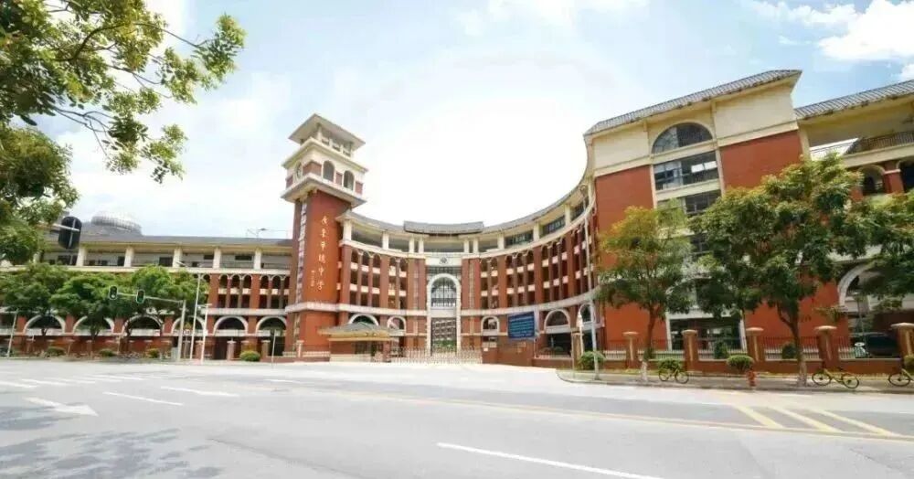 广州白云 【城投保利金沙大都汇】市区爆款上新，地铁+江景，总价75万起！