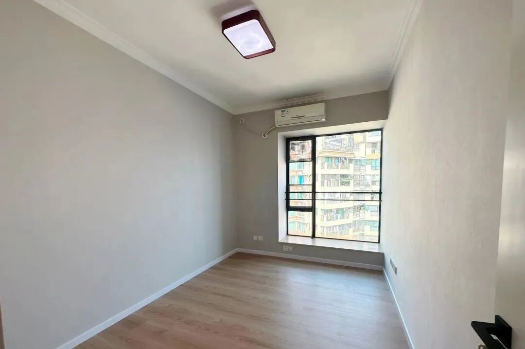 天河北二手房出售，芳草园126平，1480万！