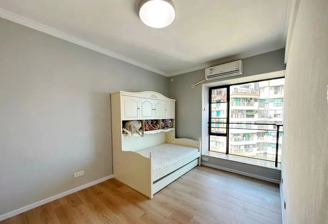 亮点好房编辑看过此房，面积为126㎡，为天河北少有闹中取静户型!