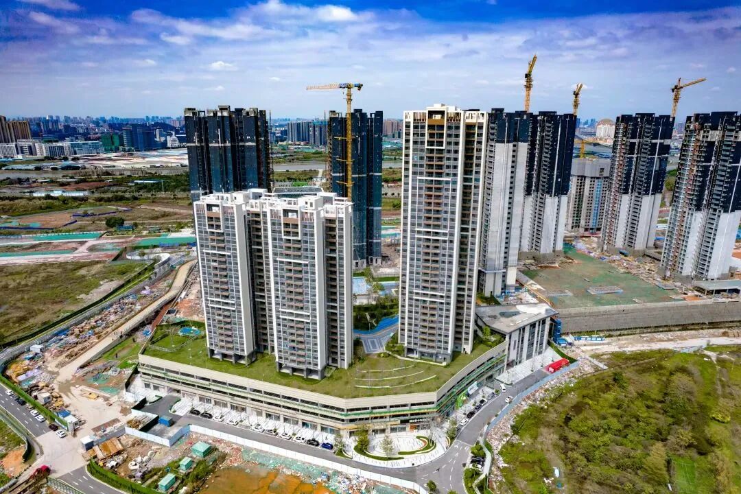 番禺地铁盘3.6万/平开售，开盘闪卖8亿？