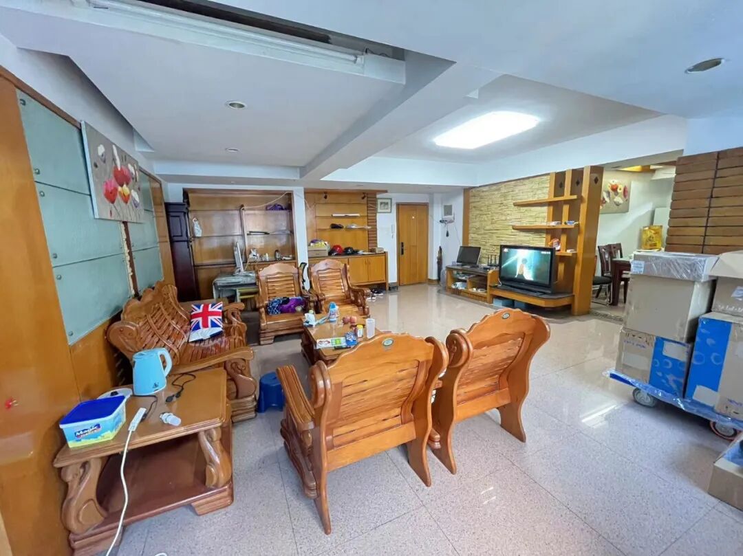 天河北总价830万三房| 金田花苑，126平三房，有学位无贷款