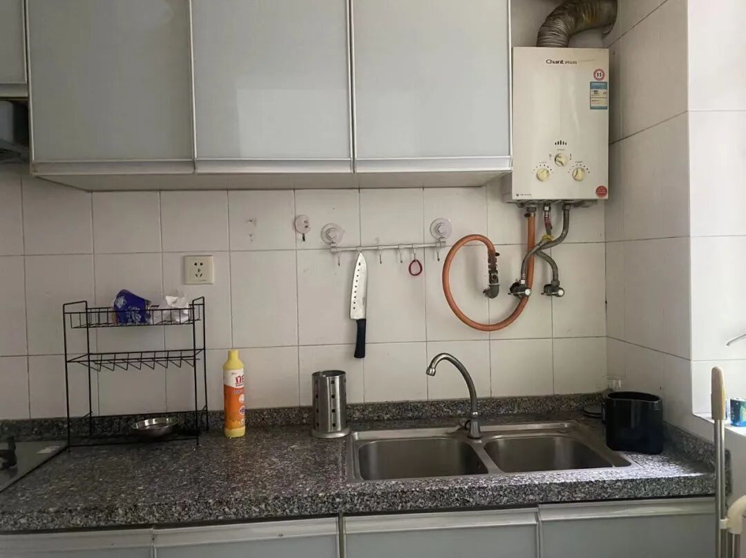 天河北总价330万 | 鸿翔大厦，39平，学位未占用、急售！