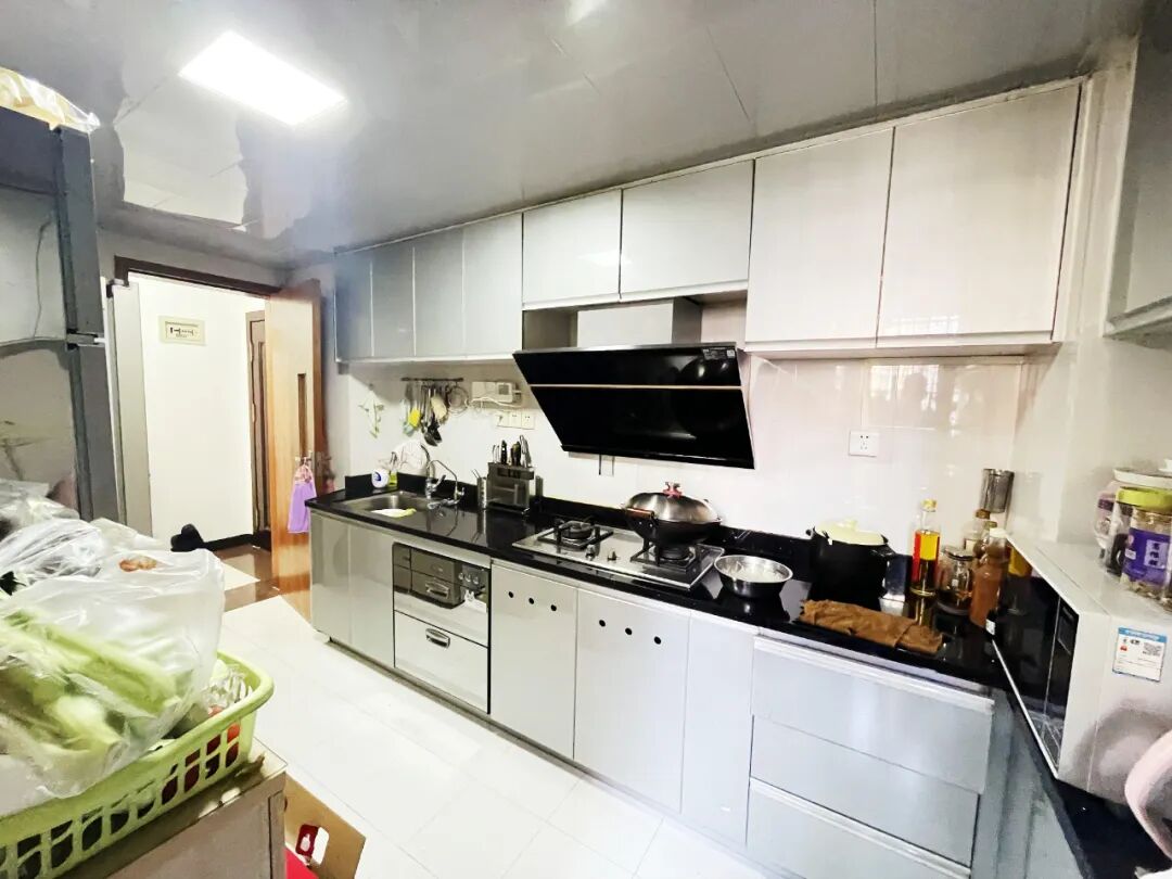 天河北总价1080万 | 芳草园，117平，南向、*户型、诚心出售！