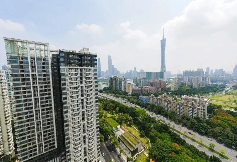 滨江东上新盘【保利阅江台】建面120~220m²天际江景大平层