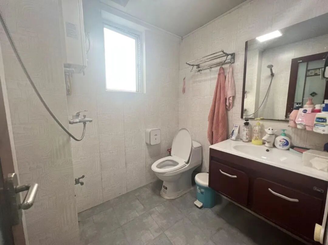 天河北二手房【太阳广场】77平，总价439万！