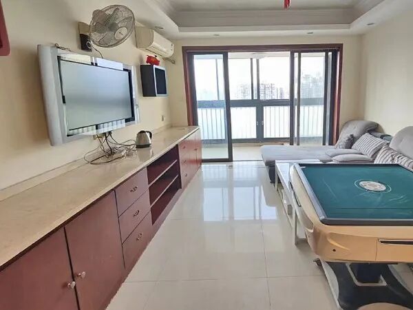 天河北总价900万两房 | 保利中辰广场，80平两房，次新楼，近地铁