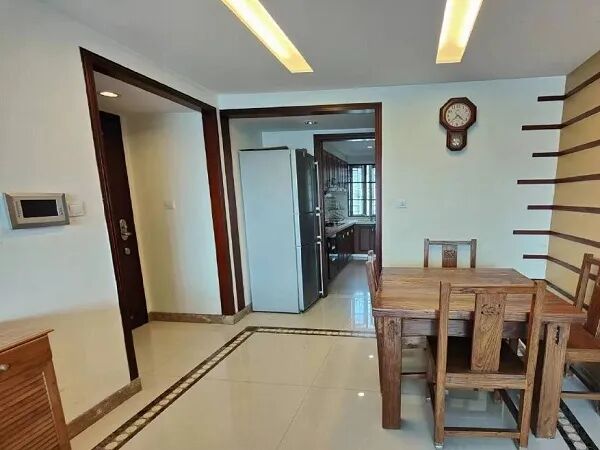 天河北总价900万两房 | 保利中辰广场，80平两房，次新楼，近地铁