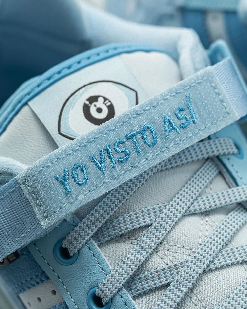 近日,此前在海外先行发售的「冰蓝色」bad bunny x adidas originals