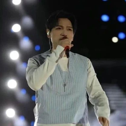 杨宗纬摔下舞台,本人最新回应