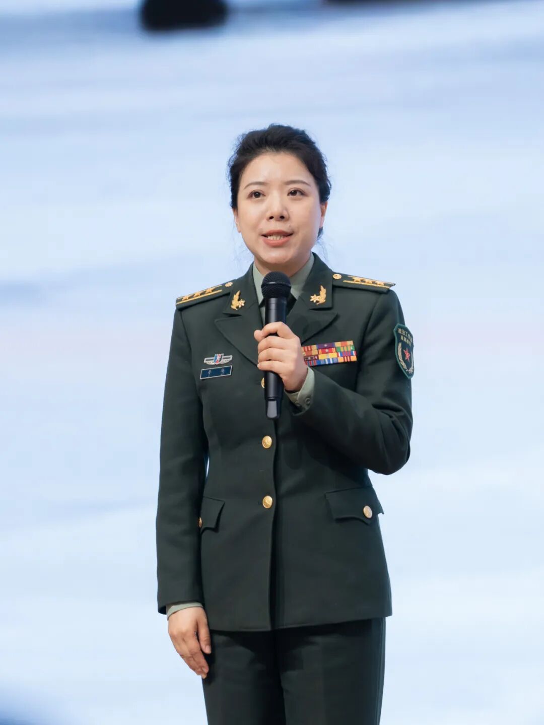 解放军新闻传播中心记者李琳来自解放军新闻传播中心记者李琳常常问