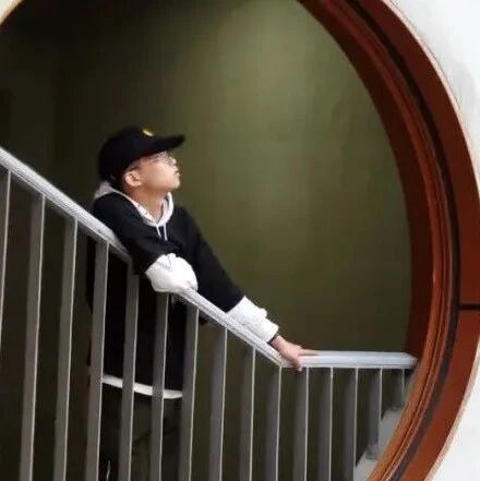 推开这扇窗，见江见景见武汉