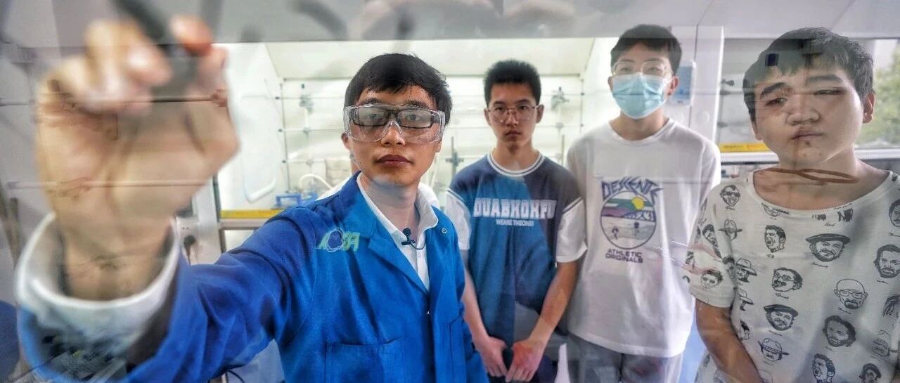 华科90后博导亮了！和学生同龄，履历让人直呼彪悍……