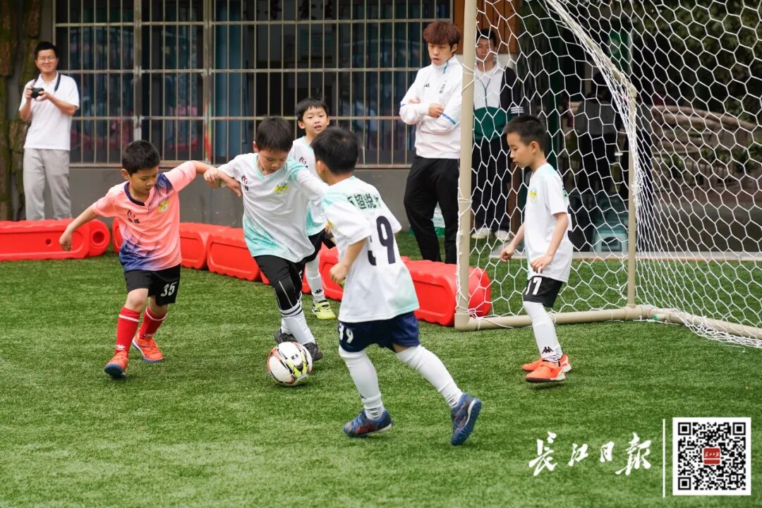 武汉一小学，被新华社点名