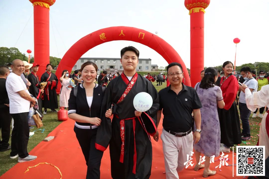 看！湖北这些高中的“成人礼”现场美翻了！