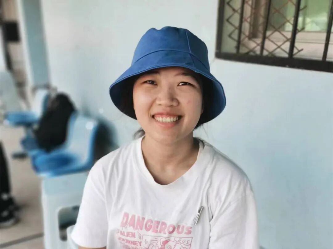 和猪猪们朝夕共处她的《养猪日志》网络"出圈"近两个月的暑假杨依晨