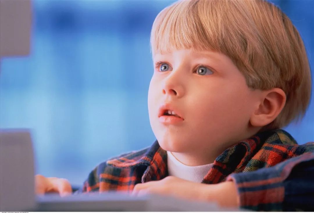 婴幼儿感统训练进行时，0~6岁家庭训练全攻略！