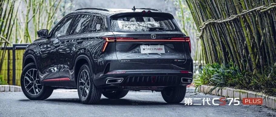 邂逅|初春街头的那辆长安第二代CS75PLUS，真有那么“诱人”？