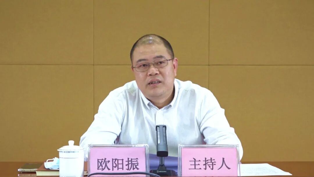 欧阳振强调,全区纪检监察干部要寻找差距,充分认识自