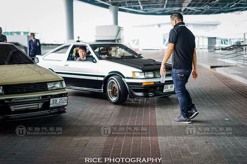 泰国 头文字d Cosplay 没见过这么黑的拓海 无敌汽车网 八卦帝
