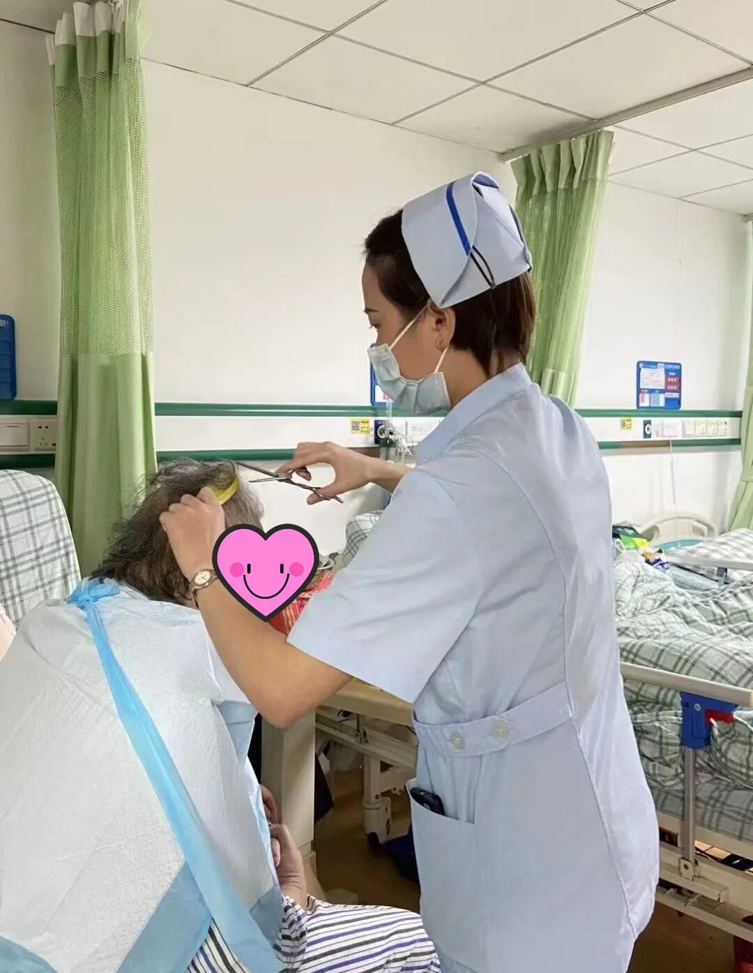 住院21天，爱美的婆婆向护士提出了一个请求……