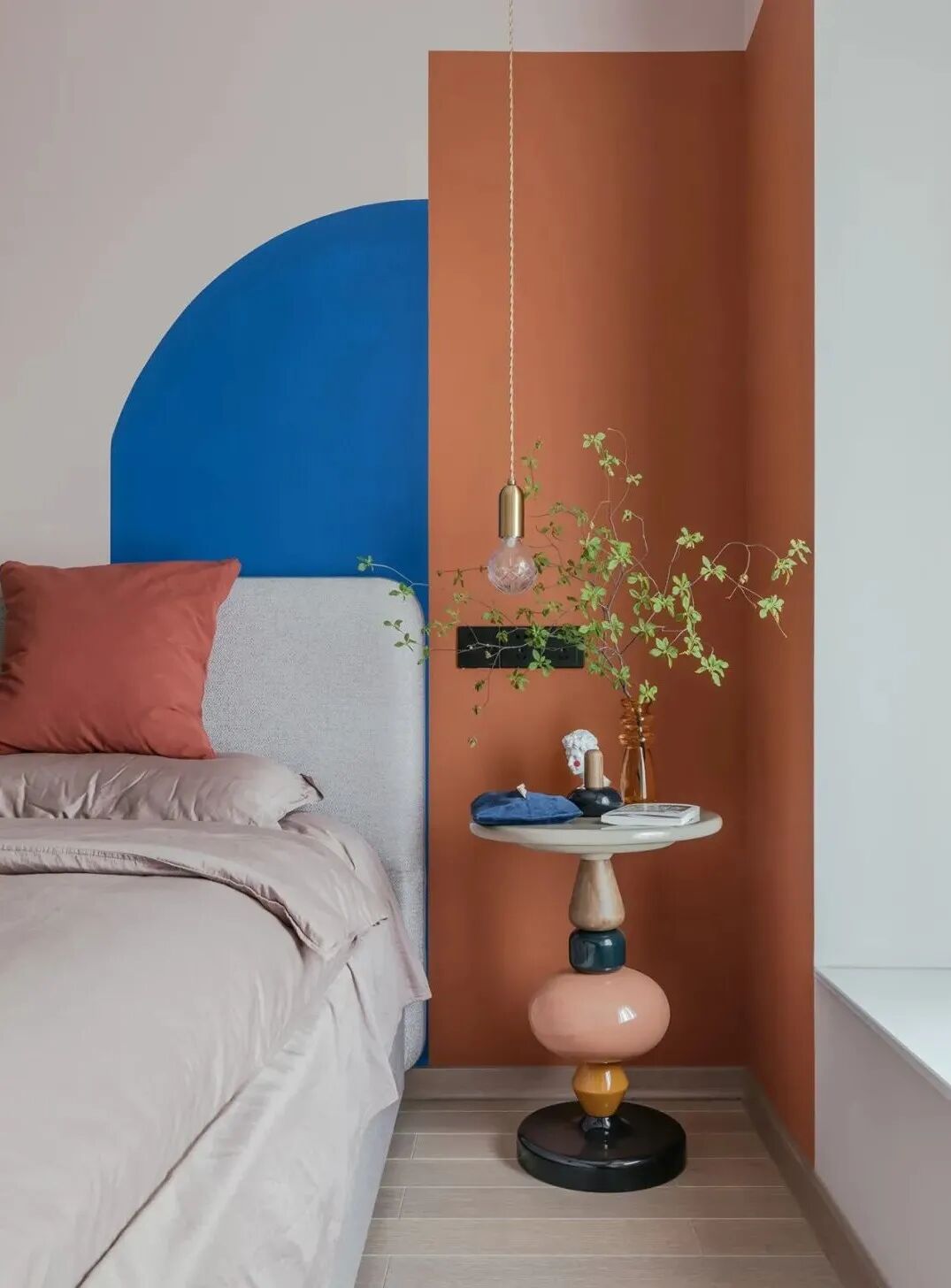 120㎡现代简约质感三室，主卧孟菲斯风超亮眼！