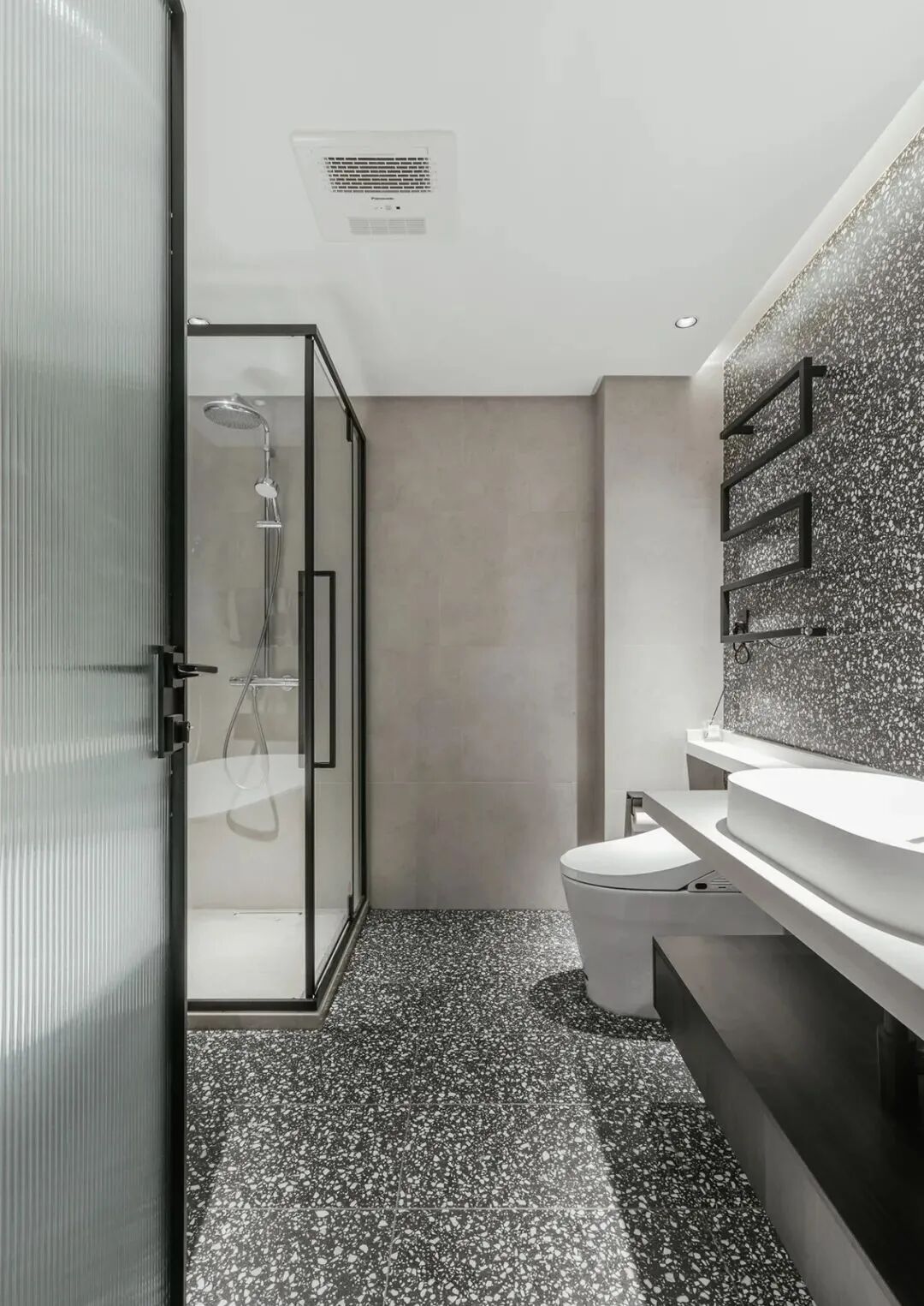 120㎡现代简约质感三室，主卧孟菲斯风超亮眼！