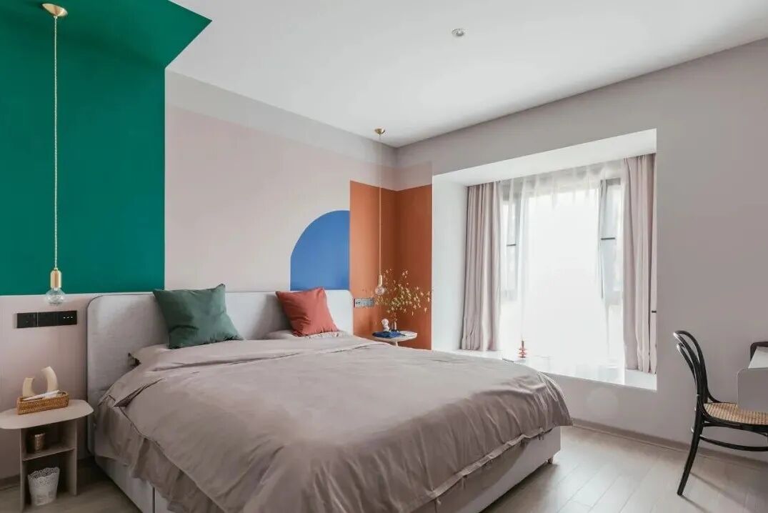 120㎡现代简约质感三室，主卧孟菲斯风超亮眼！