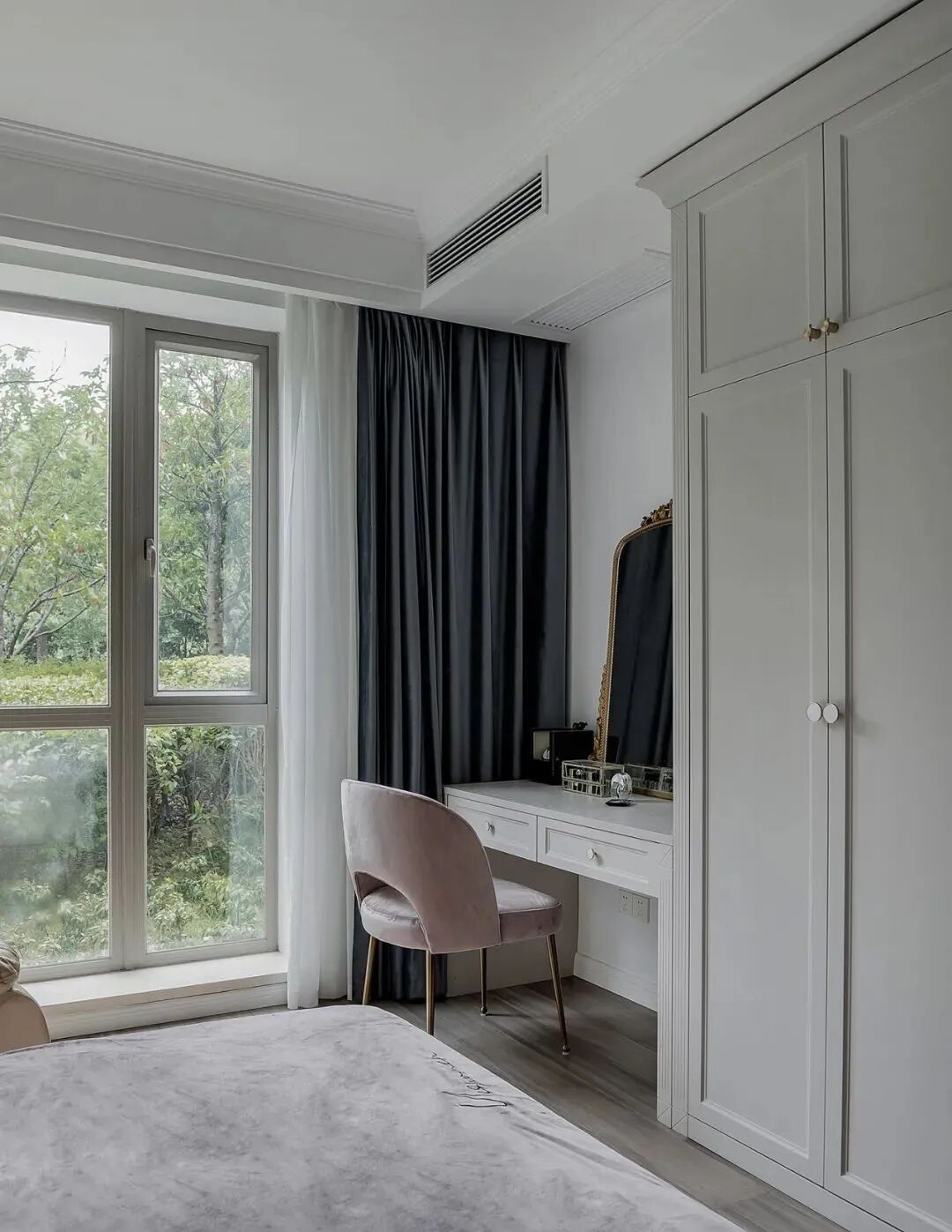 120平墨绿点金小轻奢，简美混搭三居室