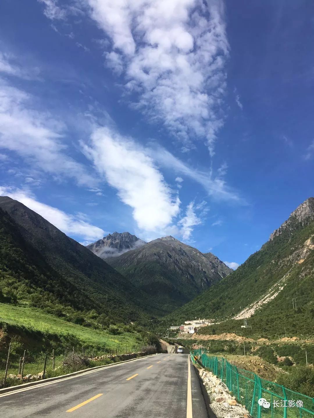 十二鄰居相約闖川藏 | （第一天）康定情歌在路上 旅遊 第2張