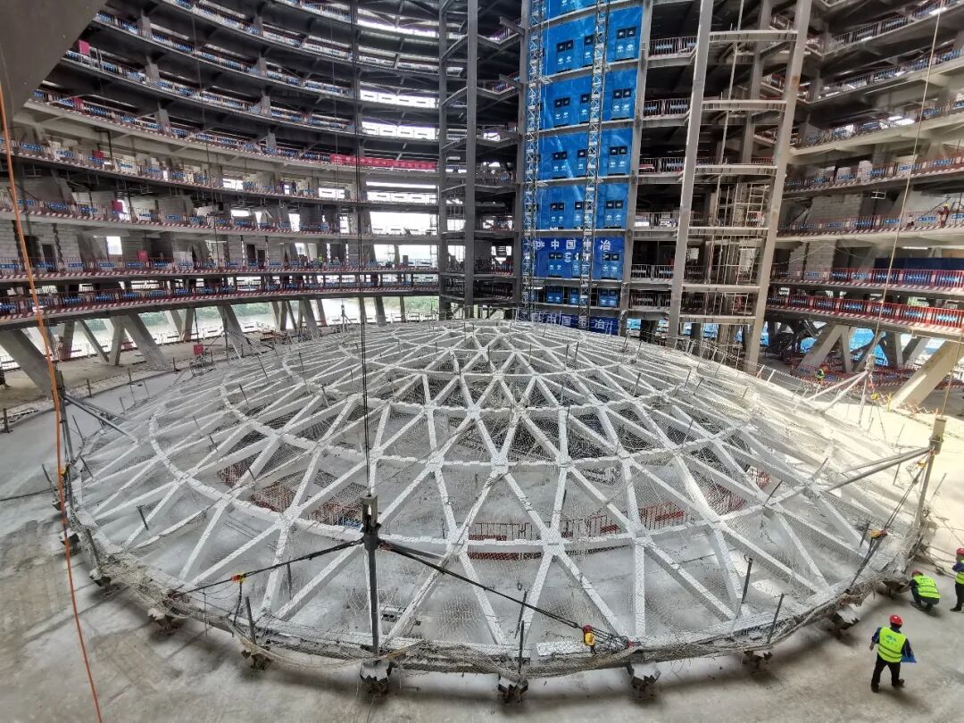 震撼！世界最大球體建筑穹頂提升的圖5