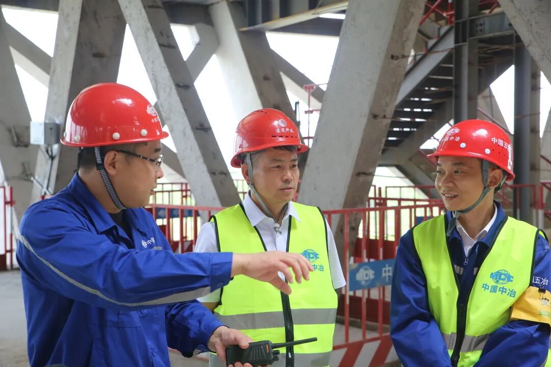 震撼！世界最大球體建筑穹頂提升的圖2