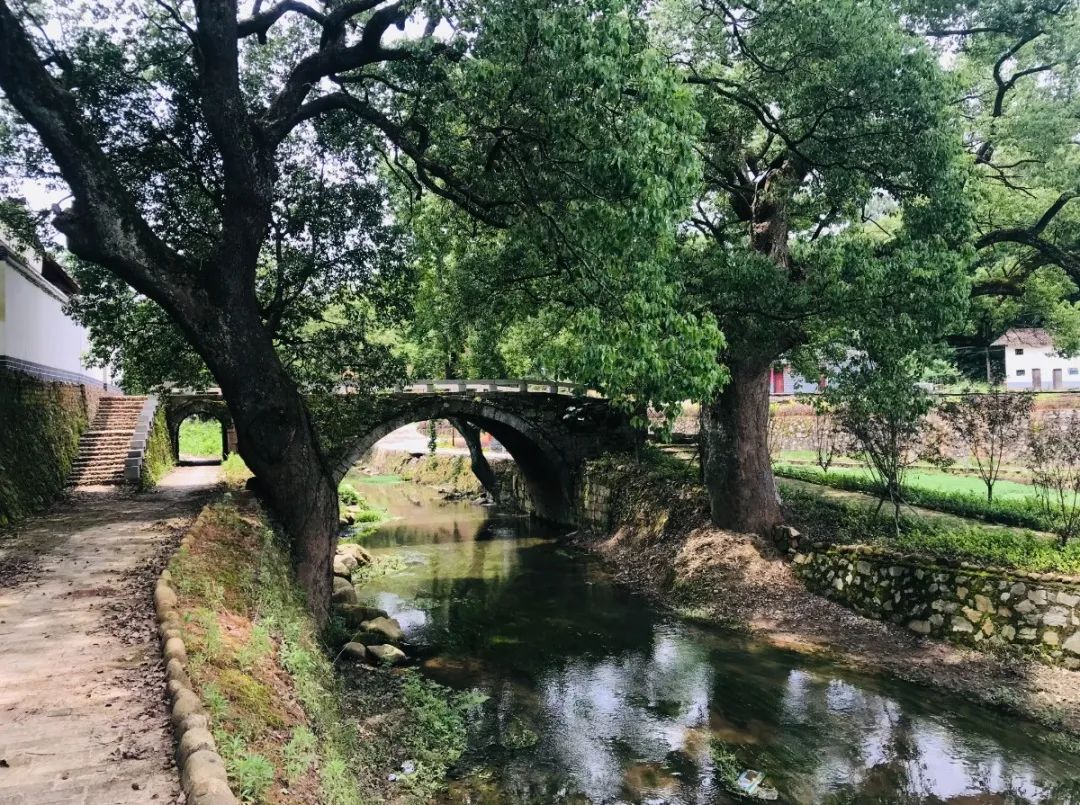 石城县小松镇红色名村丹溪村石城县赣江源镇秋溪村在瑞金市叶坪乡朱坊