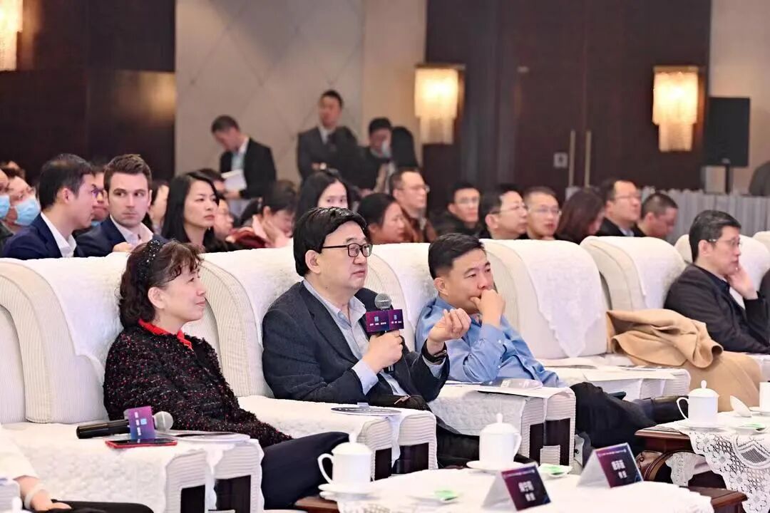 医院消化内科学科主任,中华医学会消化病学分会候任主委唐承薇教授