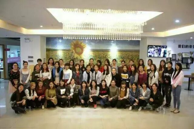 毕业啦！等等，她们有话要说