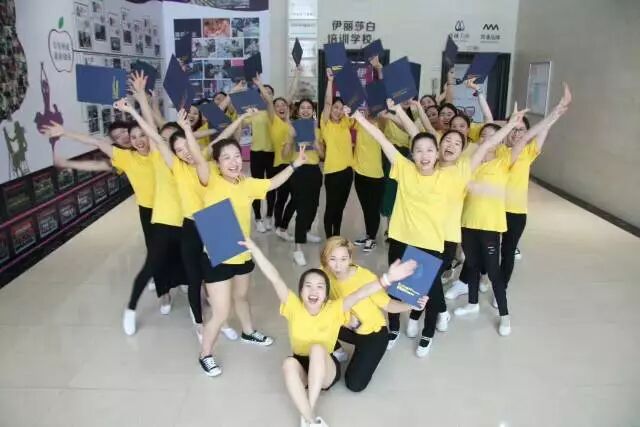 毕业啦！等等，她们有话要说