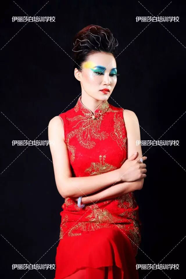 伊丽莎白学生作品——中式新娘妆