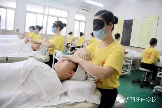 伊丽莎白学生作品——中式新娘妆