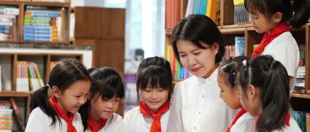 “青春大先生”向青春校园走过来 | 电讯青春特刊·第6期