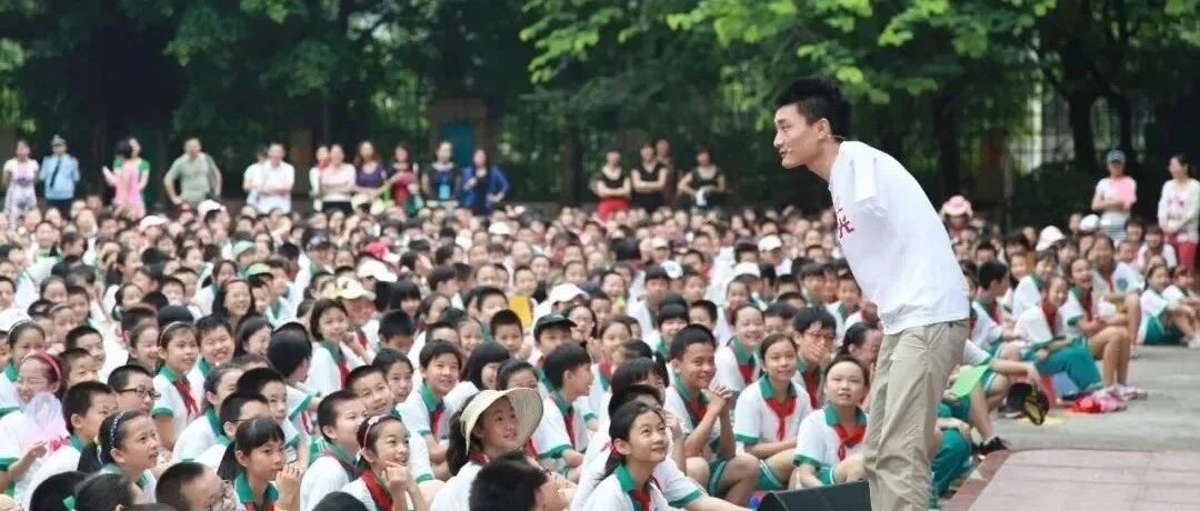 6岁失去双臂，10岁成运动员，26岁考上剑桥大学硕士！他还在创造奇迹！