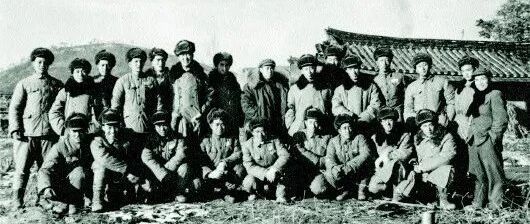 抗美援朝战场上，他们用摄像机战斗，留下气壮山河的珍贵影像