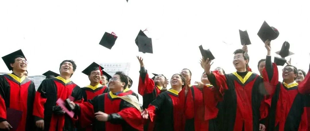 ​​博士后变“博士候”，学术生涯也要开盲盒？| 每日快评