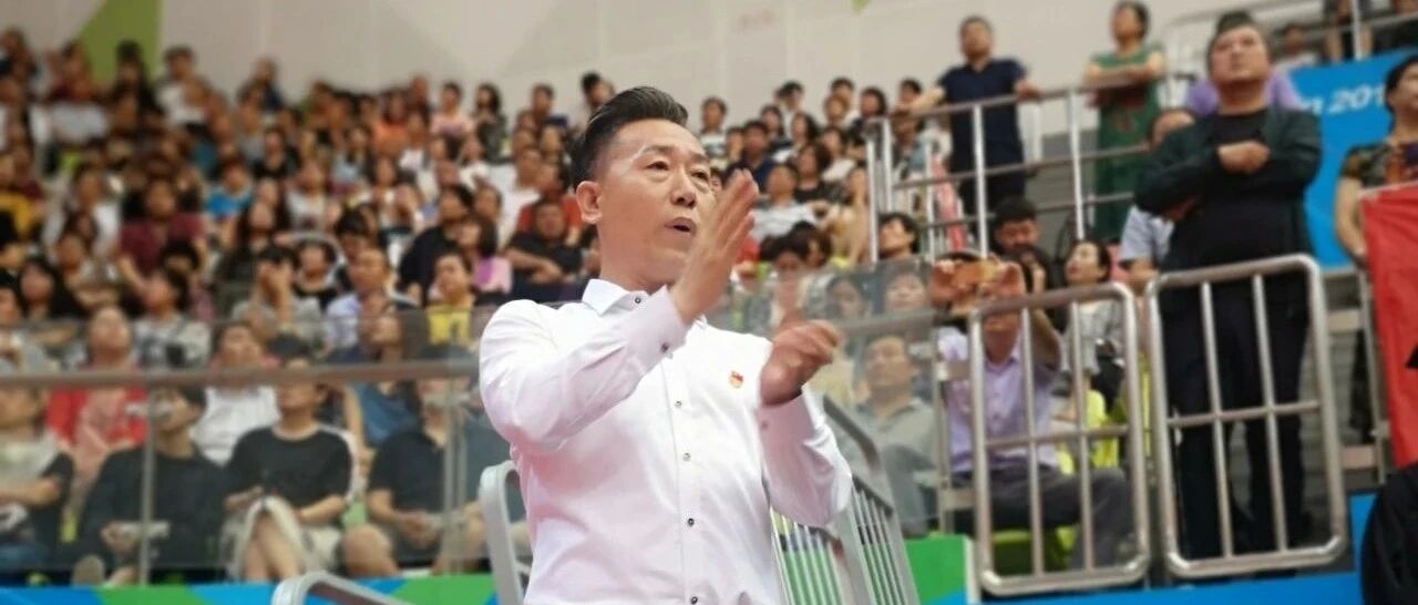 听障学生踊跃考四级？因为他们有用手语教英语的老师 | 成风化人