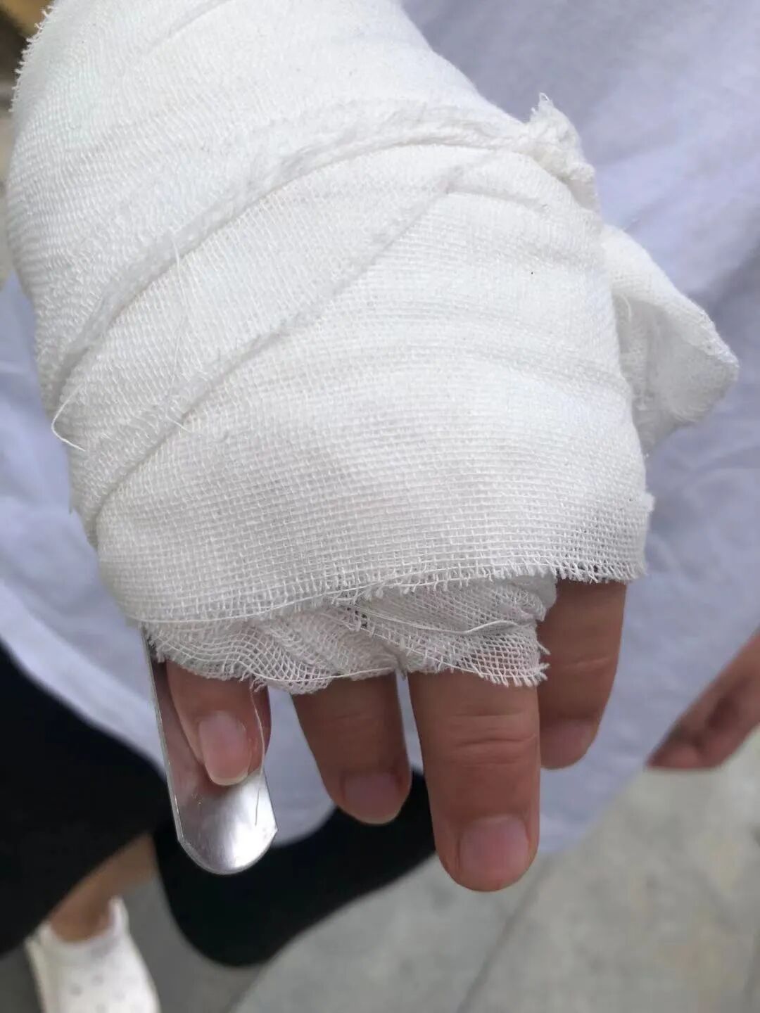 郑州暴雨中22只手托起诺亚方舟电讯原创