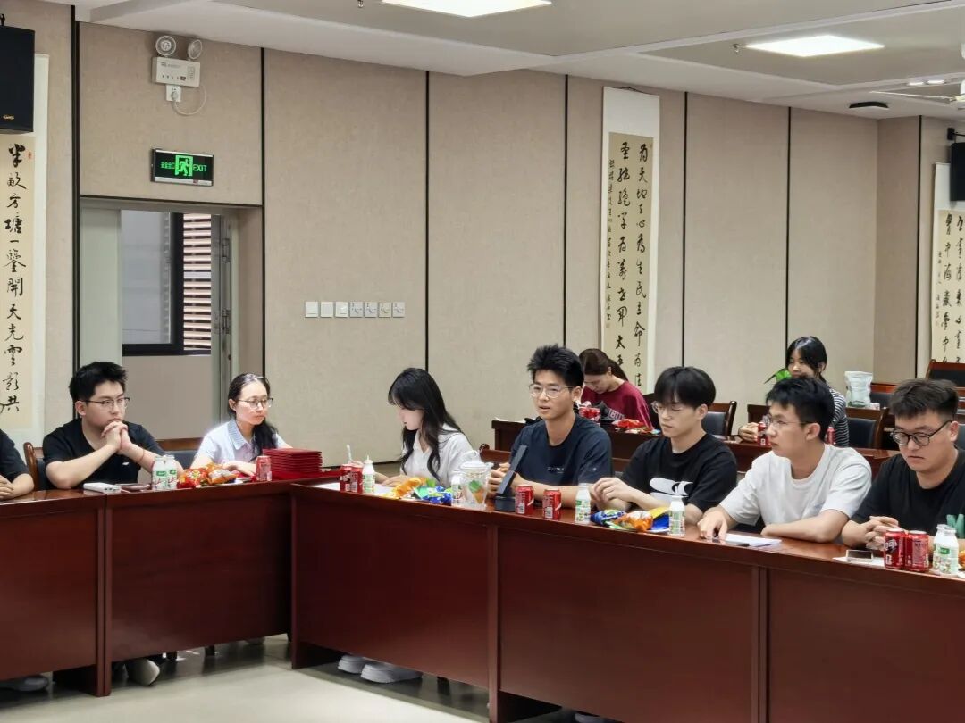3.毕业生发言.jpg